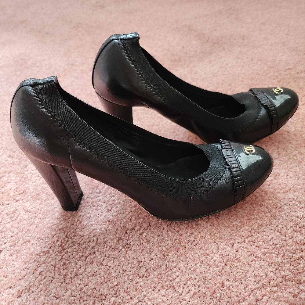 Chanel Pumps - Picture 2 of 6